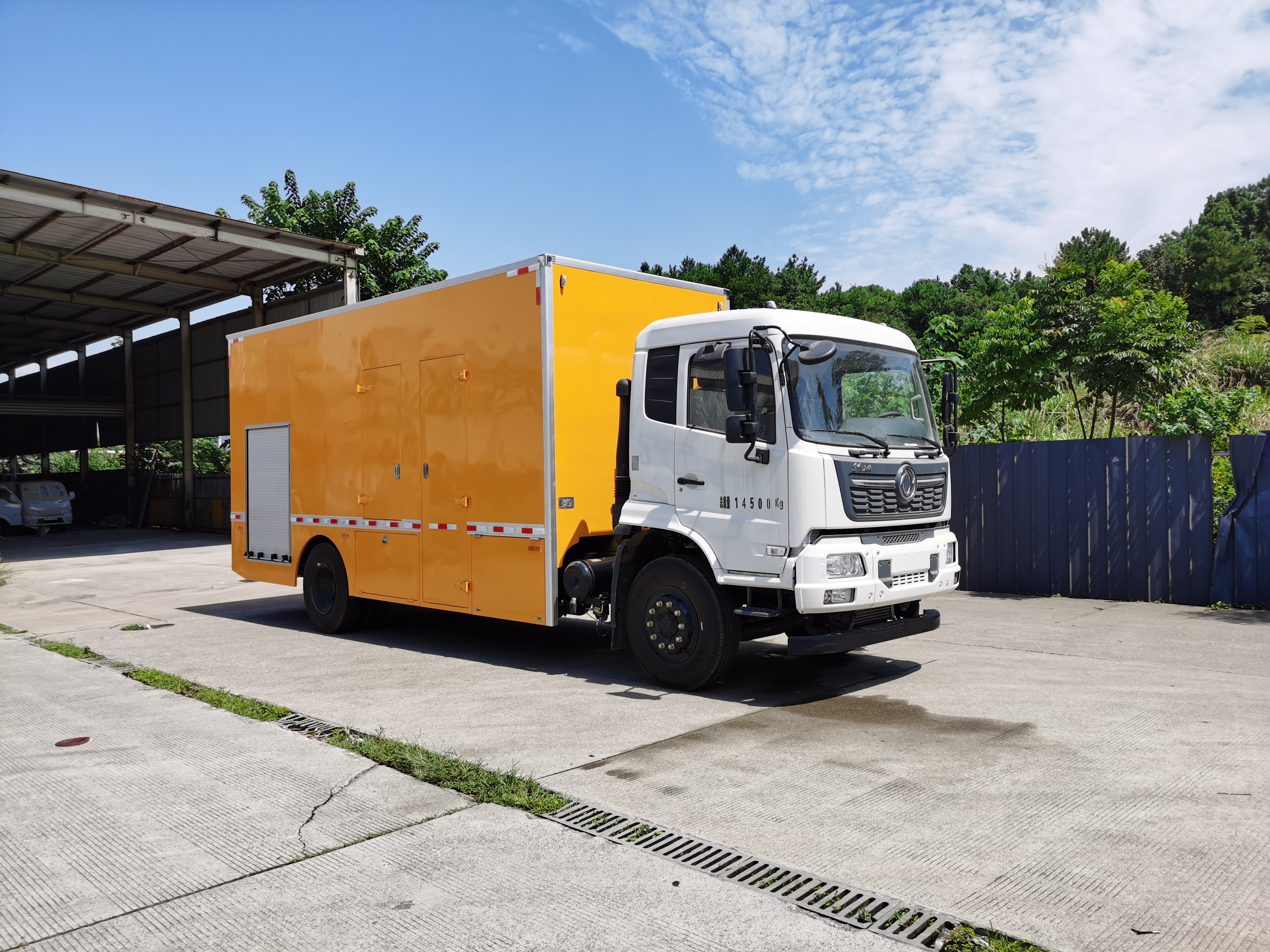 抢险车