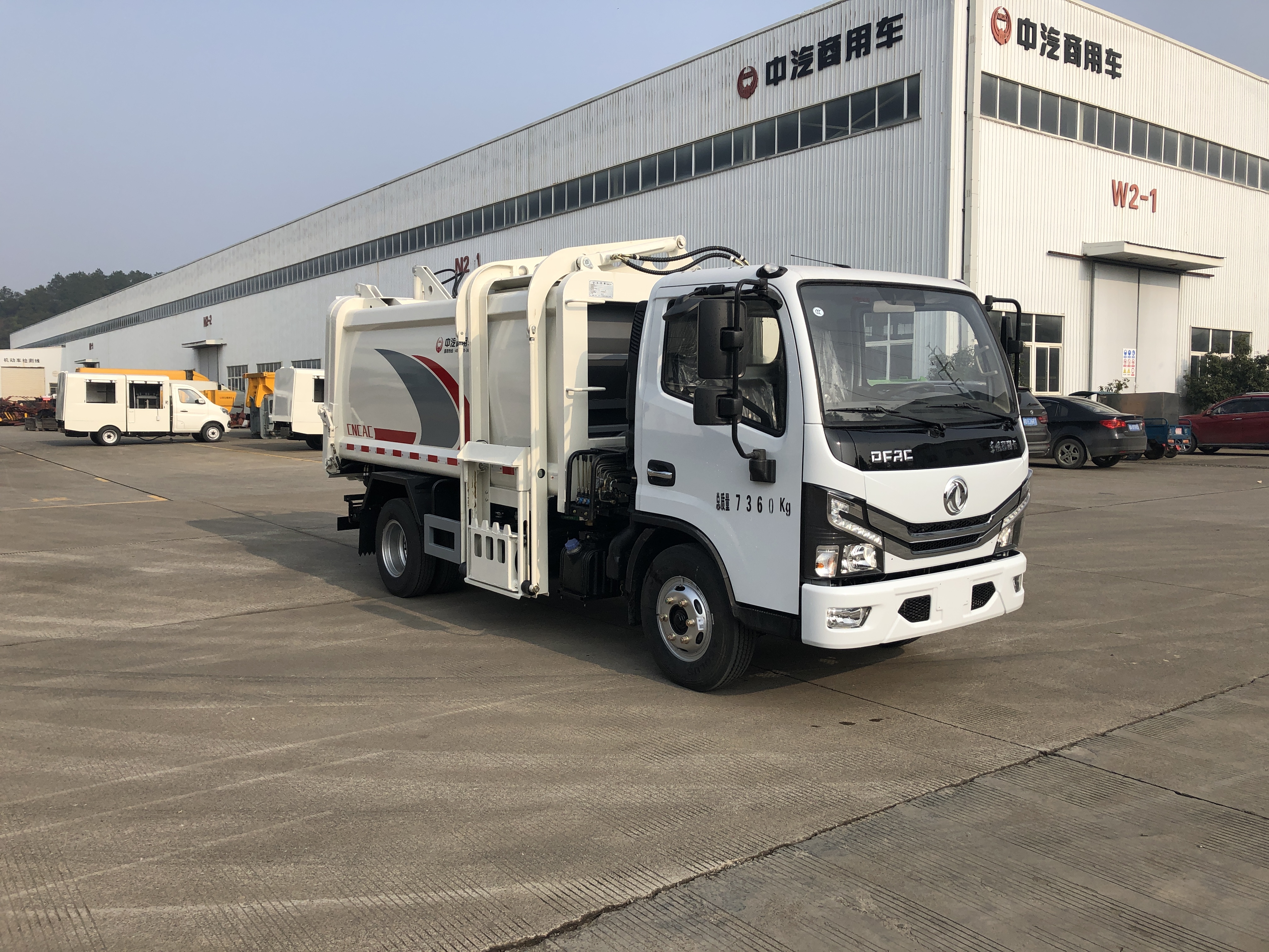 东风股份侧装车