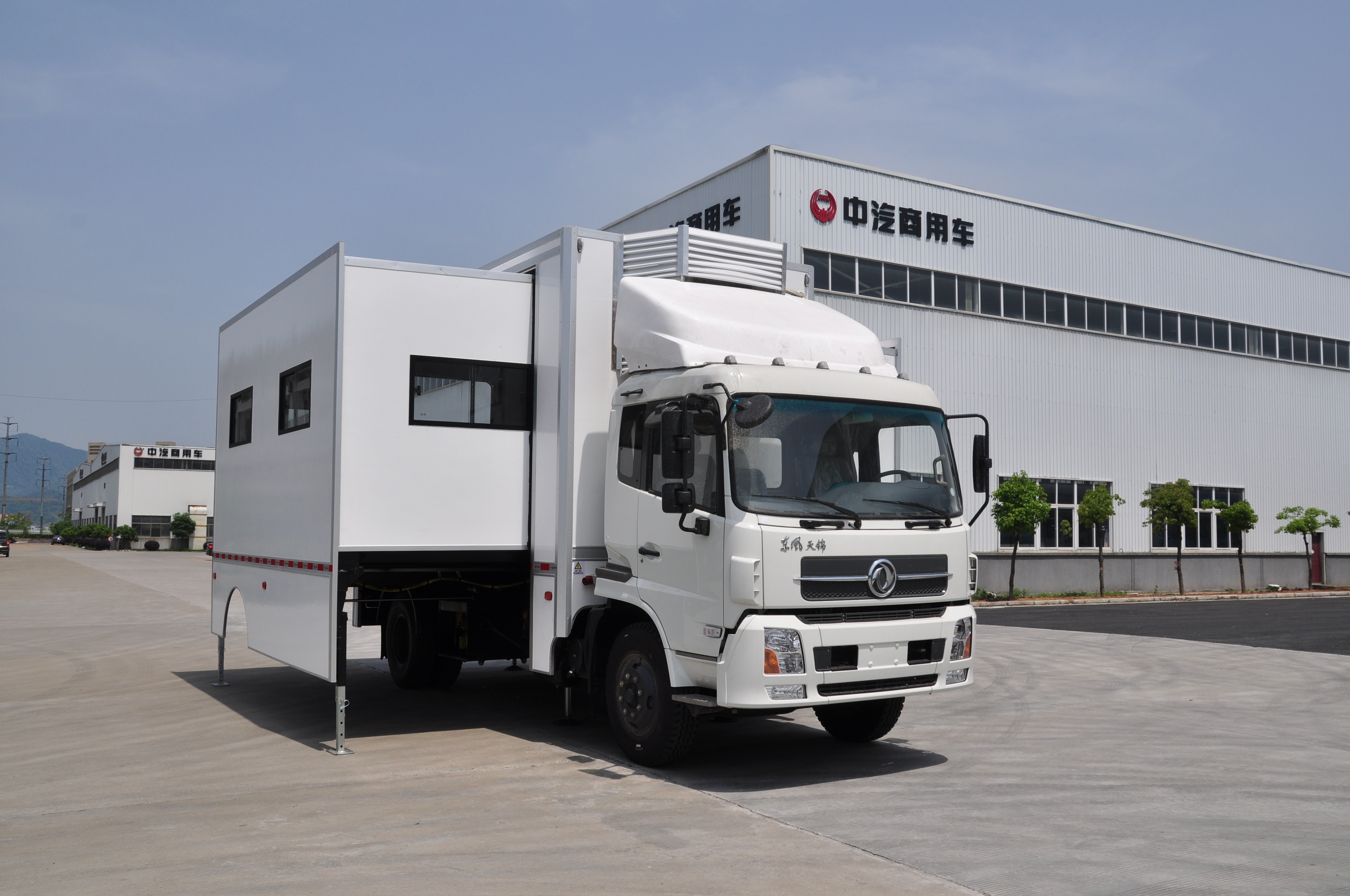 双边扩容培训车(整车4X2)